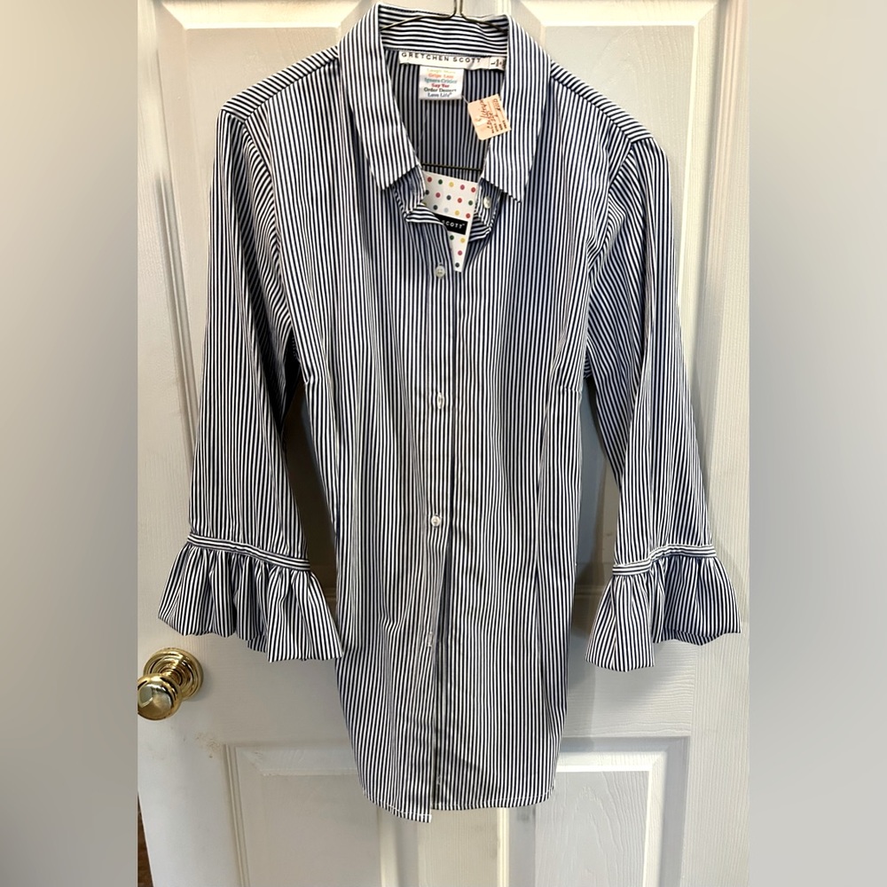 Gretchen Scott navy/white pinstripe fitted tunic with ruffled sleeves. Large.